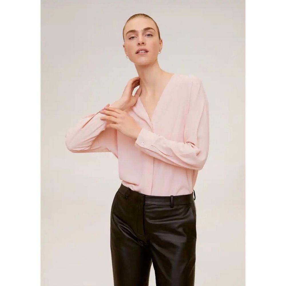 MANGO NWT V-Neckline Blouse Size 4
